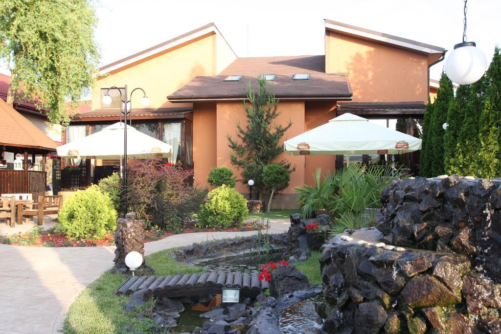 Rixo'S Guesthouse Cîrcea Exteriör bild