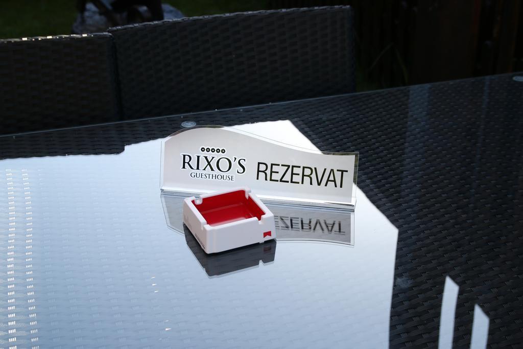 Rixo'S Guesthouse Cîrcea Exteriör bild